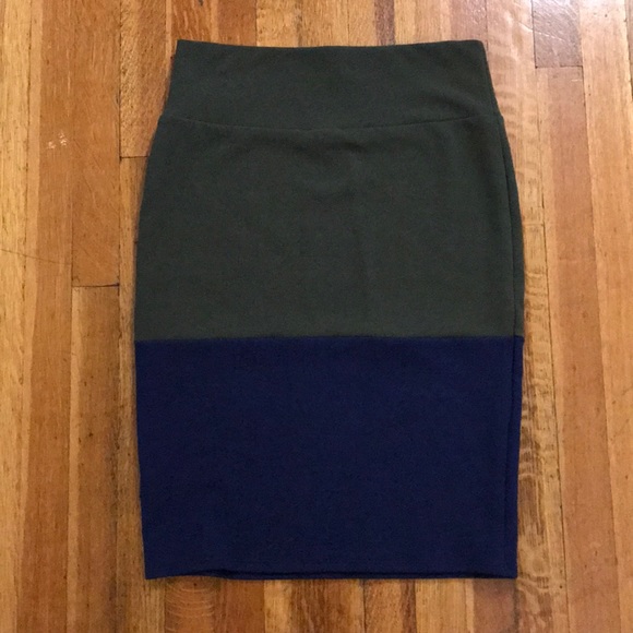LulaRoe Cassie skirt in colorblock - Picture 2 of 3